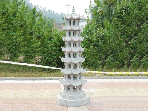 石雕石塔1