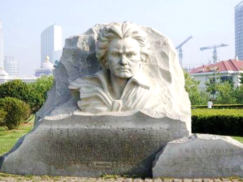 石雕人物