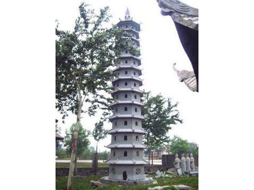 石雕石塔